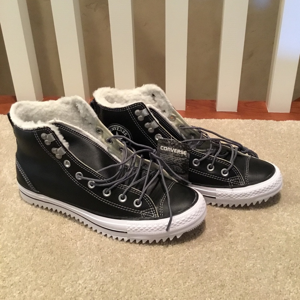 Unisex. Leather Converse with faux fur lining. NWT